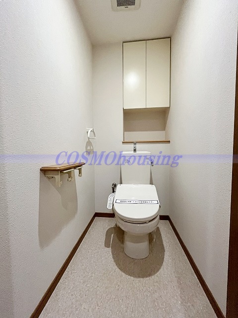 トイレ　同タイプの室内写真です。