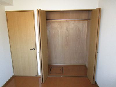 収納　北洋室クローゼット