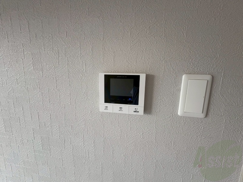 セキュリティ　ＴＶモニター付インターホンです。来客者の顔が見えるので安心！