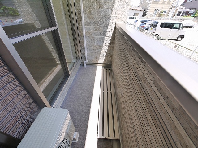 バルコニー　お洗濯にも便利なバルコニー付き