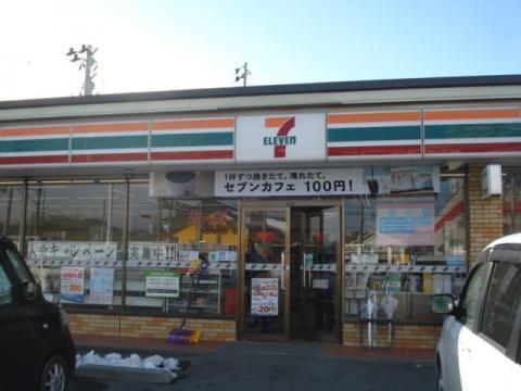 コンビニ　セブンイレブン（コンビニ）まで550m