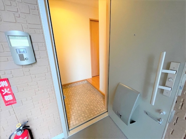 玄関　Ｗロックキー＆モニターホン完備の玄関スペースです