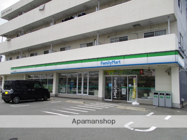 コンビニ　ファミリーマート（コンビニ）まで1450m