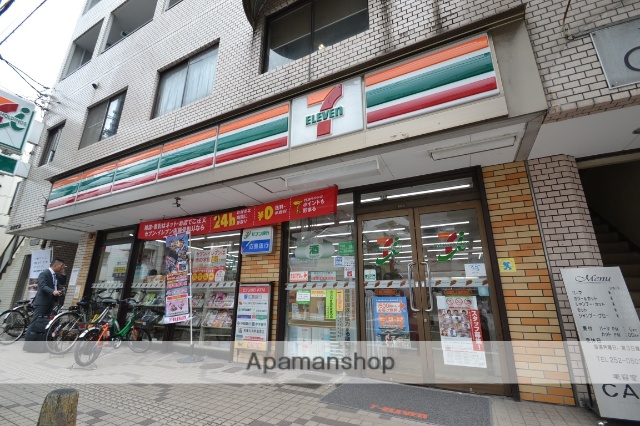 コンビニ　セブンイレブン（コンビニ）まで379m