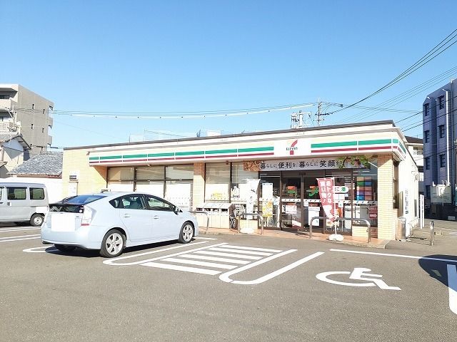 コンビニ　セブンイレブン宮崎松橋２丁目店（コンビニ）まで300m
