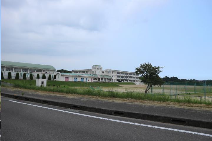 中学校　宮崎市立加納中学校（中学校）まで850m