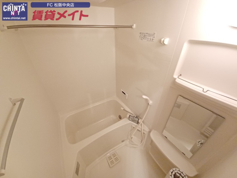 バス・シャワールーム　同型反転参考写真