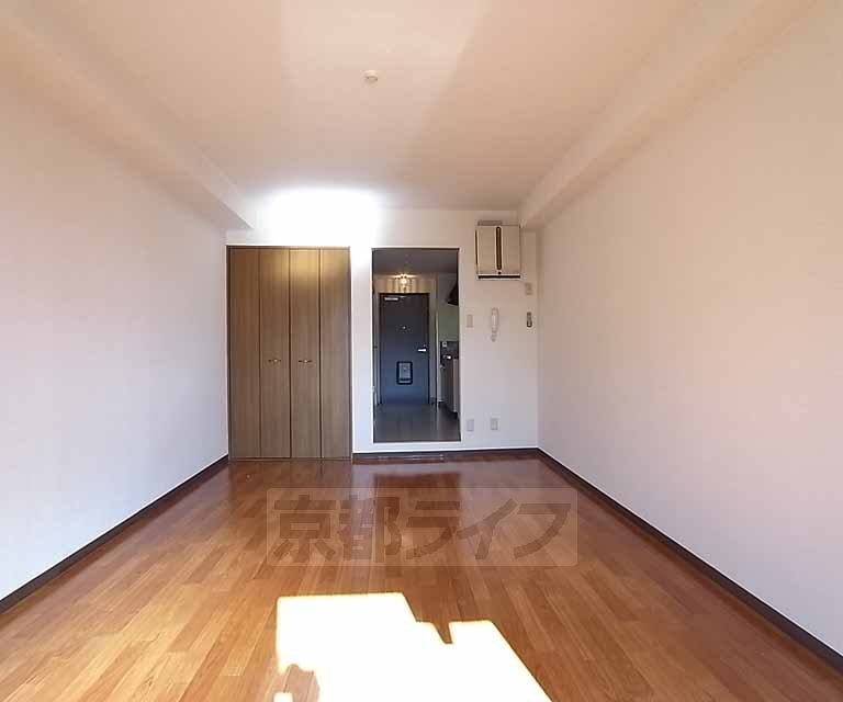 居室・リビング　広々とした洋室９．７帖です。