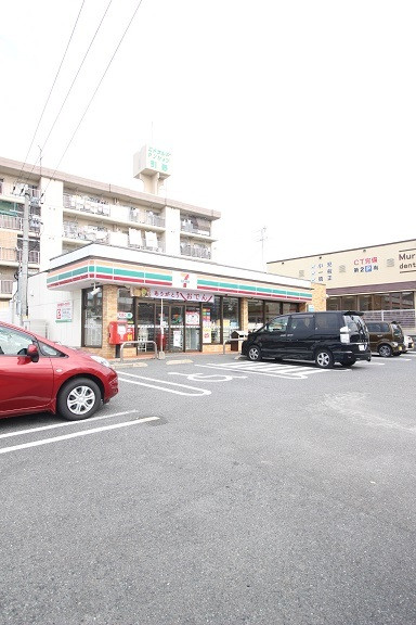 コンビニ　セブンイレブン八幡引野店（コンビニ）まで350m