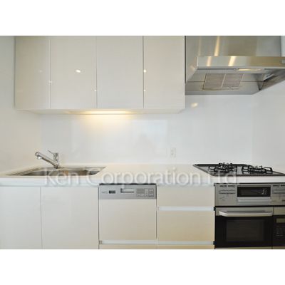 キッチン　同タイプ17階のお部屋を撮影。仕様が異なることがあります。