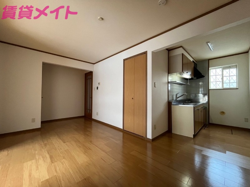 居室・リビング　別部屋参考写真です。