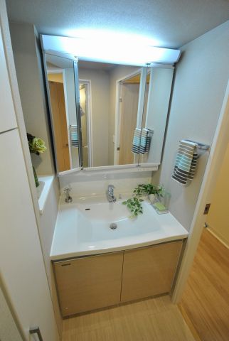 洗面設備　アーバネックス心斎橋II　独立洗面化粧台