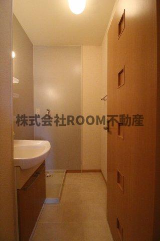 その他　スペースが確保できる洗面所です