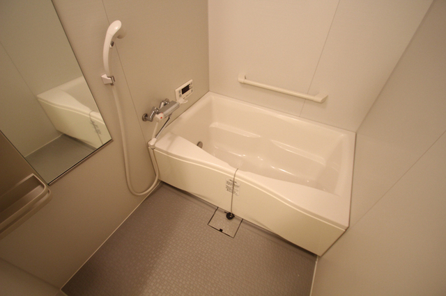 バス・シャワールーム　１日の疲れをながしてください！