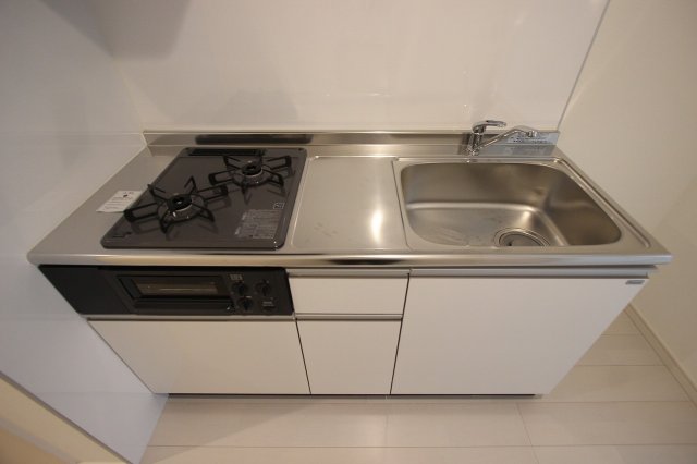 キッチン　同物件、別号室のものです。