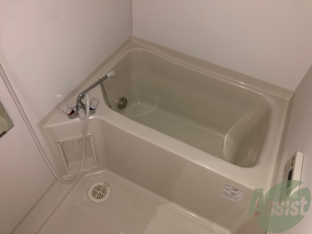 バス・シャワールーム　追い焚き機能がついてるのでいつでも温かいお風呂に入れます。