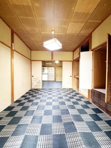 居室・リビング　和室２室が繋がり、14畳の広々リビングへ