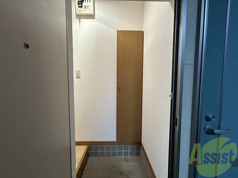 玄関　玄関の様子です。明るい印象ですね。気分もあがりそう。