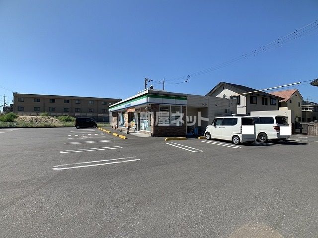 コンビニ　ファミリーマート 高松屋島西町北店（コンビニ）まで385m