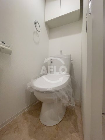 トイレ　セレニテ難波プリエ　トイレ