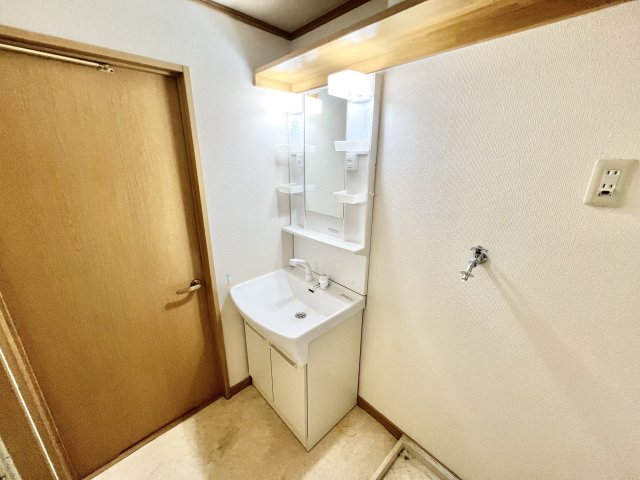 洗面設備　脱衣スペースもあります