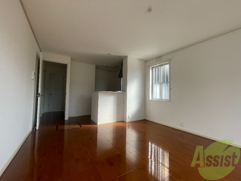 居室・リビング　きれいなＬＤＫが広がっていて居心地が良さそうですね。