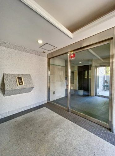 エントランス　クラージュKAMAKURAYA