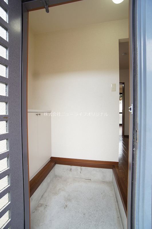 玄関　コンパクトなシューズボックスのある玄関♪