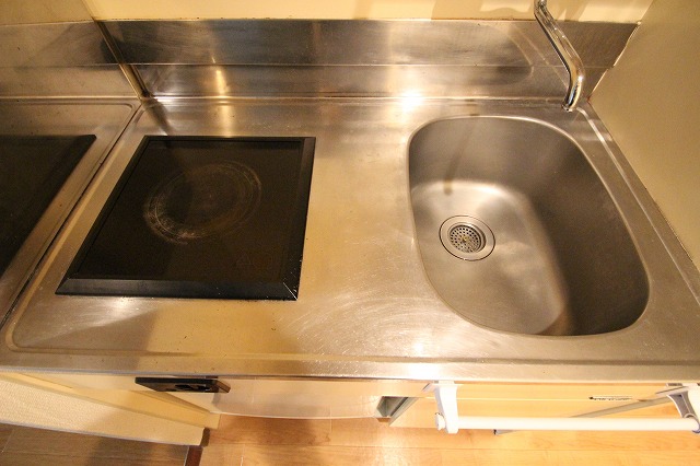 キッチン　同物件、別号室のものです。