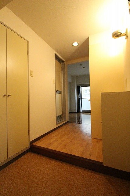 玄関　同物件、別号室のものです。