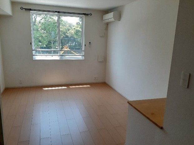 居室・リビング　ゆったり過ごせる居間です