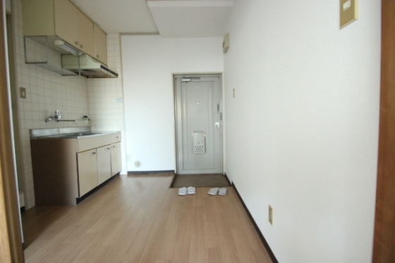 玄関　※別部屋の写真です