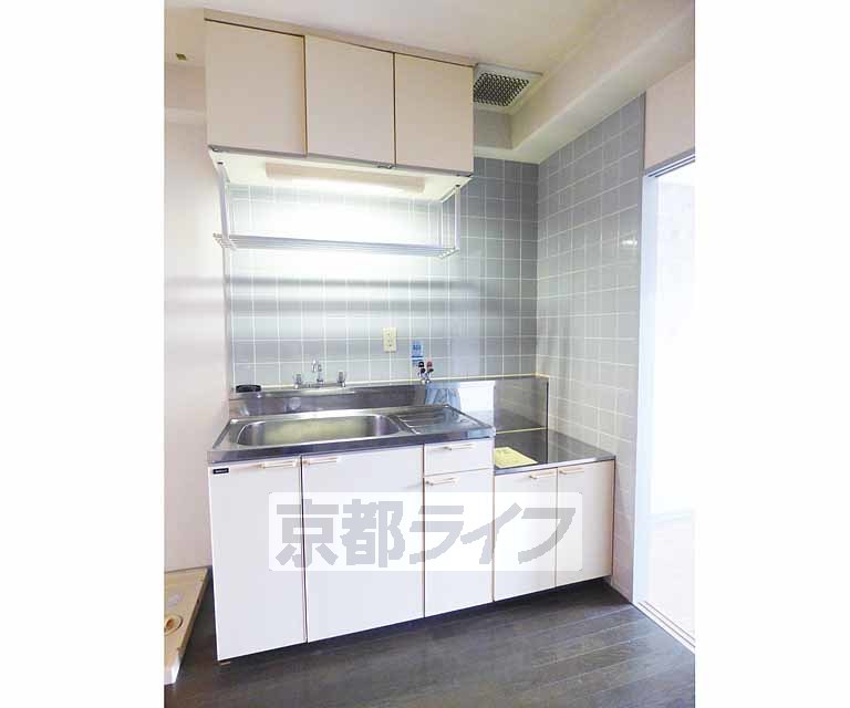 キッチン　大型キッチン。