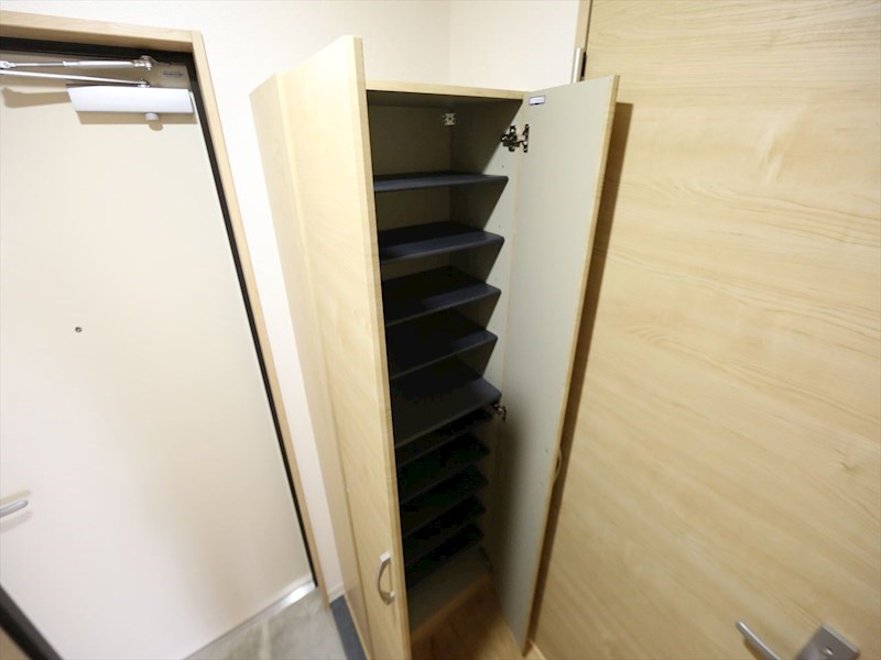 玄関　玄関　シューズボックス