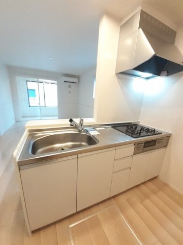 キッチン　コンパクトなキッチンで掃除もラクラク