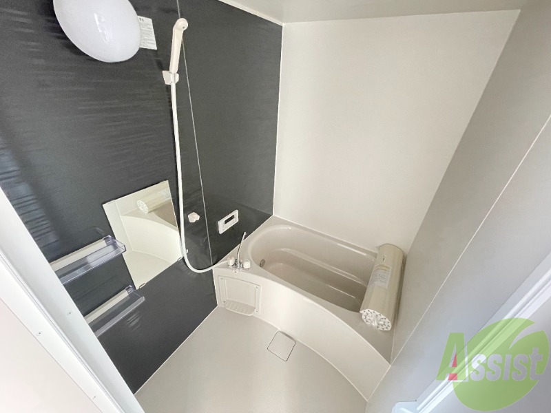 バス・シャワールーム　追い焚き機能が付いているのでいつでも温かいお風呂に入れますよ