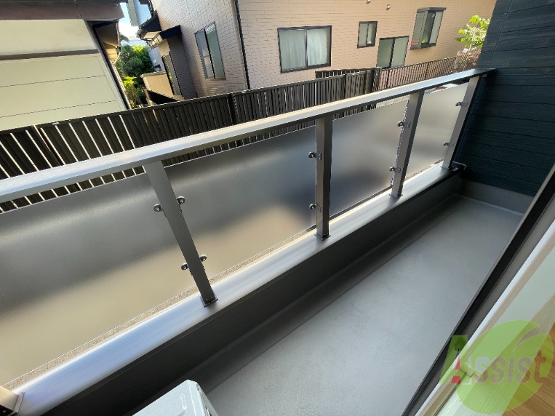 バルコニー　広めのバルコニーです。洗濯物がたくさん干せそうです。