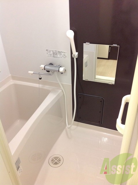 バス・シャワールーム　浴室乾燥機付きです。