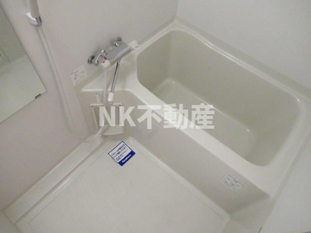 バス・シャワールーム　落ち着いた空間のお風呂です