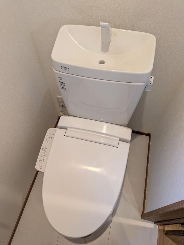 トイレ　同物件別部屋　参考画像