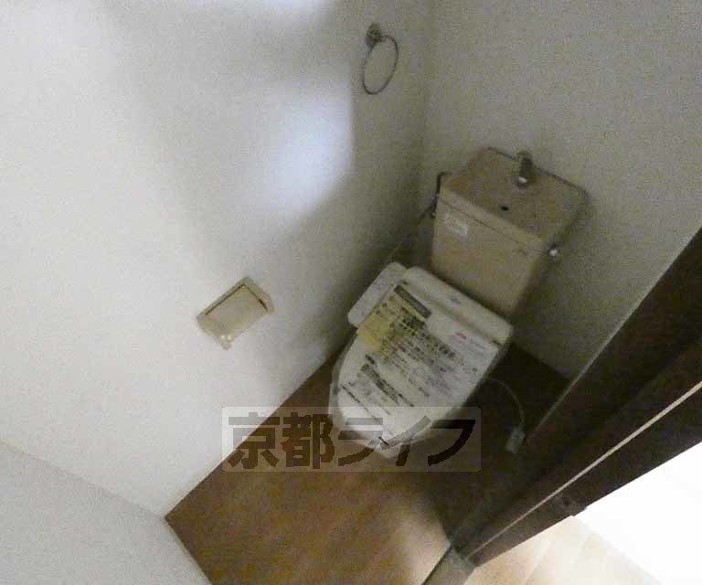 トイレ　ウォシュレットつきです。