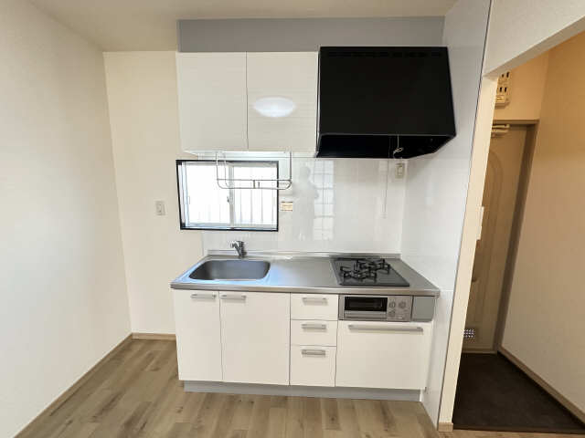 キッチン　ガスコンロ付です