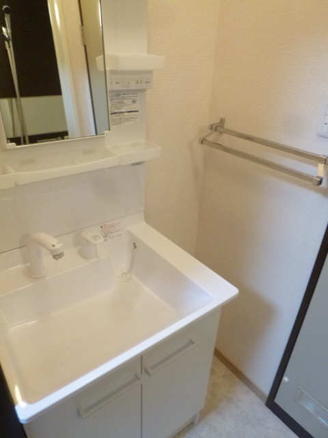 洗面設備　洗面所も交換されています