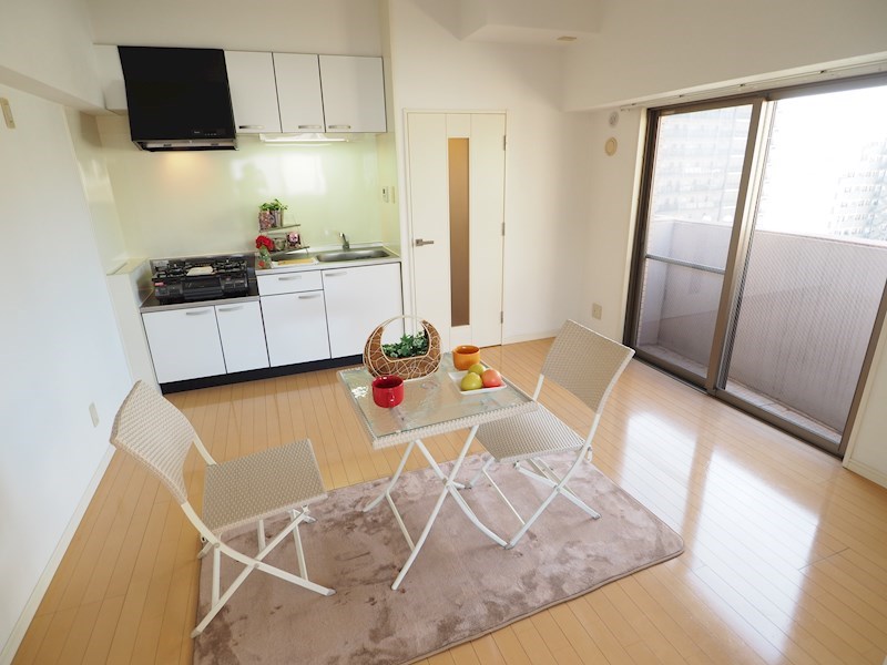 居室・リビング　広々リビング。とても明るいお部屋です
