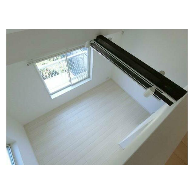 その他設備　梁（はり）は照明や室内物干し機能つきで実用的！