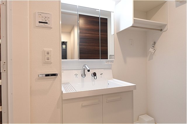 洗面設備　洗髪洗面化粧台