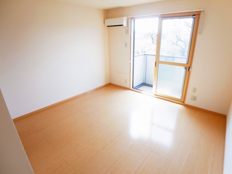 居室・リビング　同一物件参考写真