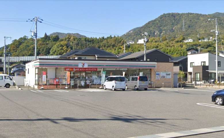 コンビニ　セブンイレブン（コンビニ）まで1252m