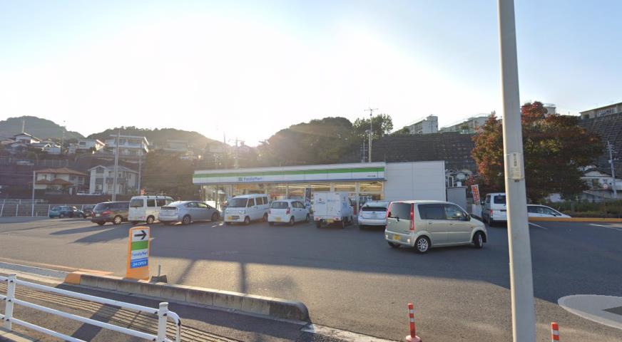 コンビニ　ファミリーマート（コンビニ）まで1206m