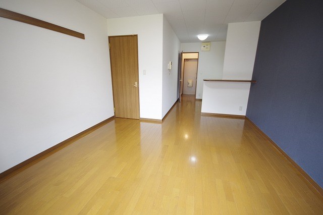 居室・リビング　※別号室の写真使用中